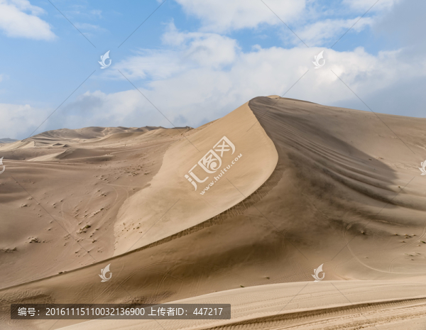 敦煌鳴沙山