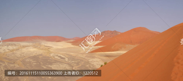 在沙漠沙丘；鏡頭從沙丘45在索蘇維來之上；納米比亞