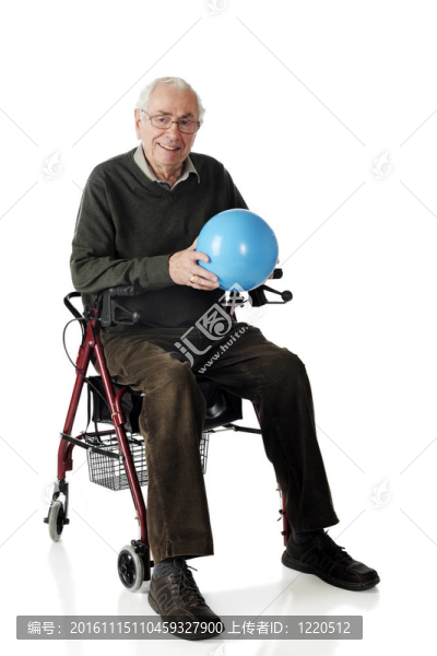 爺爺準(zhǔn)備玩了