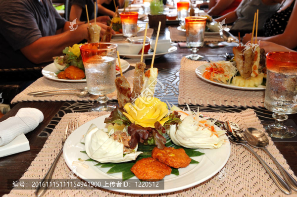 傳統(tǒng)的泰國食品在豪華酒店的餐廳；Samui島；泰國
