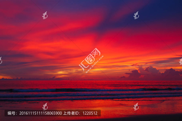 印度洋海灘日落；普吉島；泰國