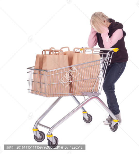 年輕女子購(gòu)物車(chē)裝滿(mǎn)文件袋