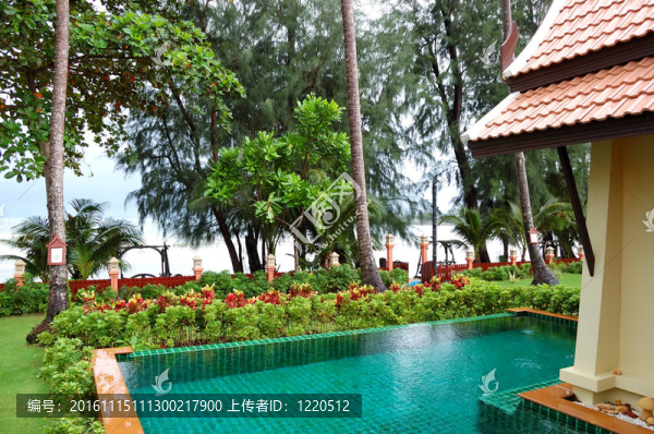 戶外按摩浴缸在靠近海灘的豪華別墅；Koh,Chang；泰國