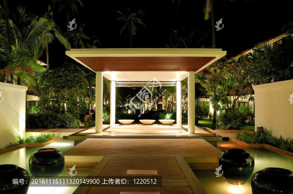 照亮了休息區(qū)的豪華酒店；蘇梅；泰國(guó)