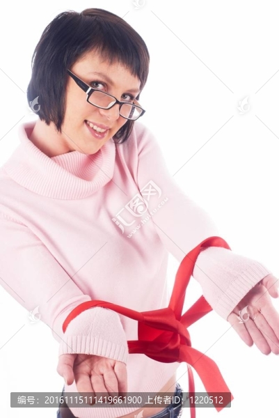 帶紅帶的女人
