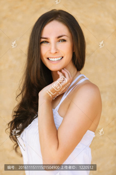 年輕人的黑發(fā)女人肖像