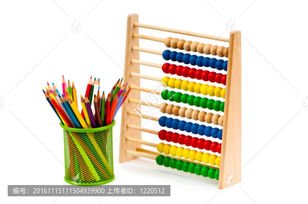算盤和鉛筆白色隔離