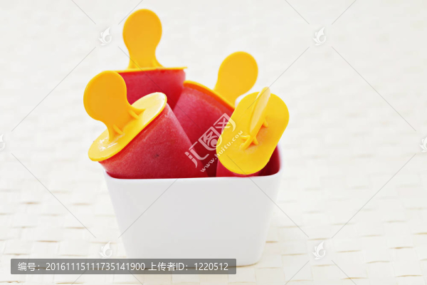 西瓜冰淇淋