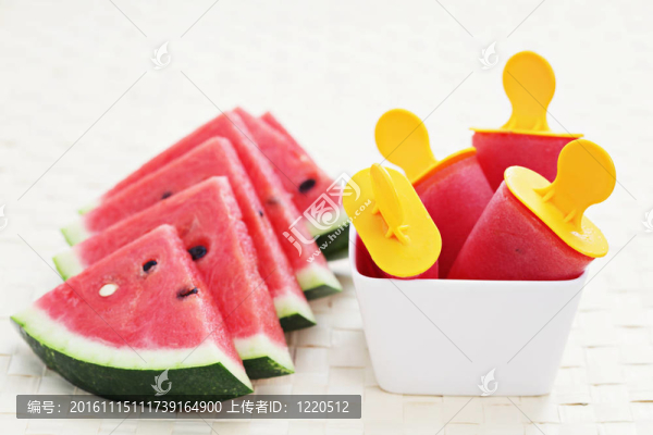 西瓜冰淇淋