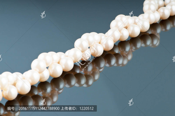 時尚與美麗概念珍珠項鏈