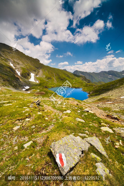 湖和山（羅馬尼亞卡普拉湖）