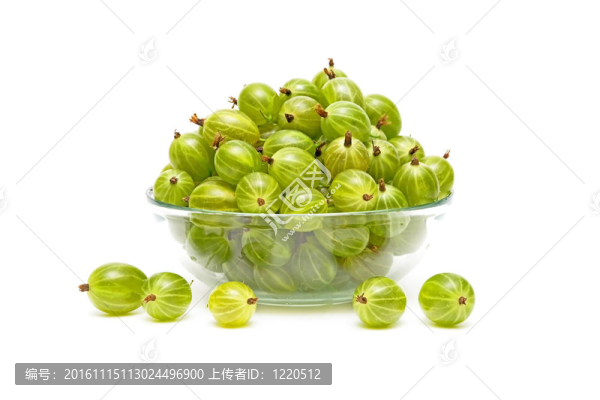 在一個(gè)玻璃碗醋栗在白色背景-匯圖網(wǎng) www.fosd68.com 在一個(gè)玻璃碗醋栗在白色背景