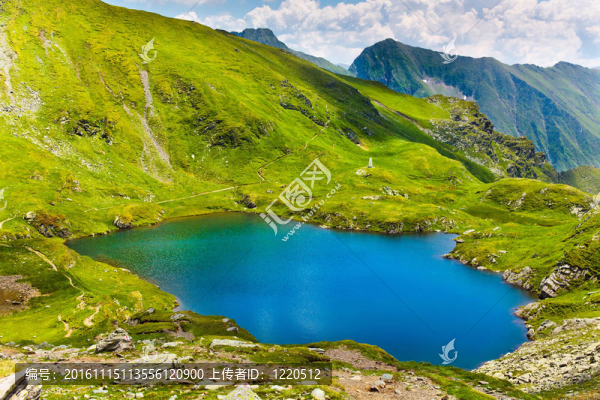 湖和山（羅馬尼亞卡普拉湖）