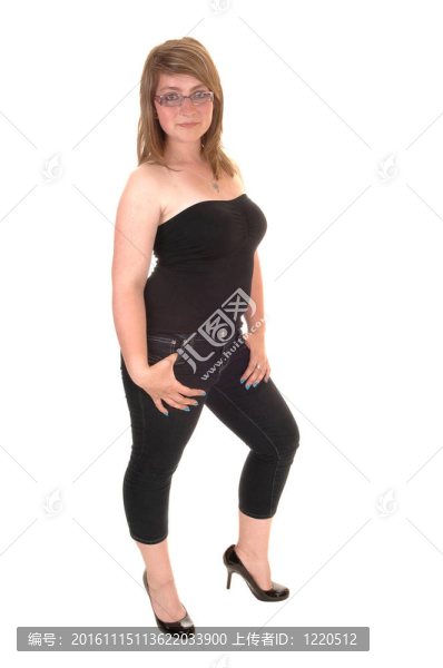 站在工作室的女孩。
