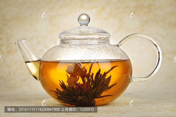 花盛開(kāi)的茶
