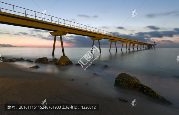 杜邦德爾Petroli,de巴達(dá)洛納