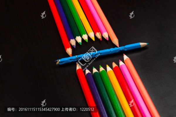 黑板上用鉛筆做的怪物