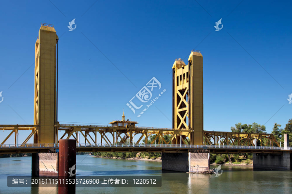 薩克拉門(mén)托大橋