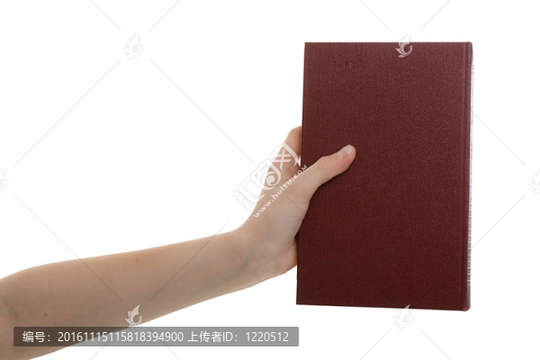 手拿著一本書