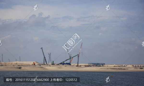 一個(gè)新的荷蘭鹿特丹港口建設(shè)；