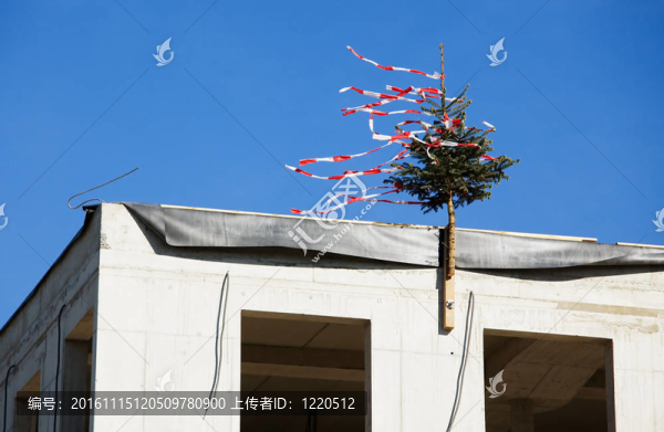 房屋建筑工地的同一屋頂