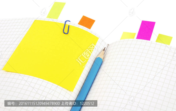 帶鉛筆和書簽的筆記本
