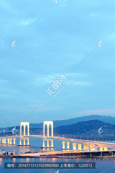Sai,Van橋