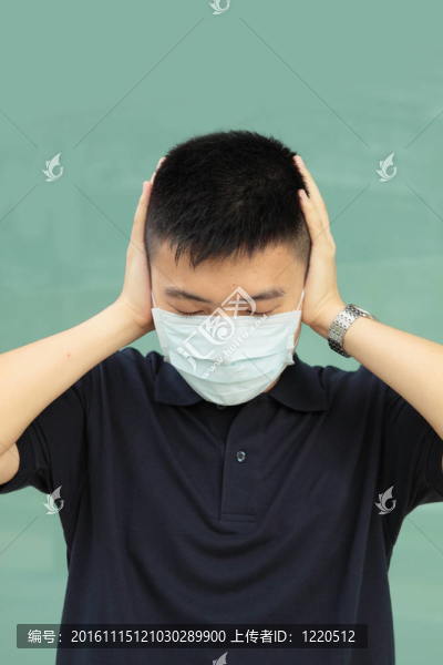 看不見，什么也聽不見。