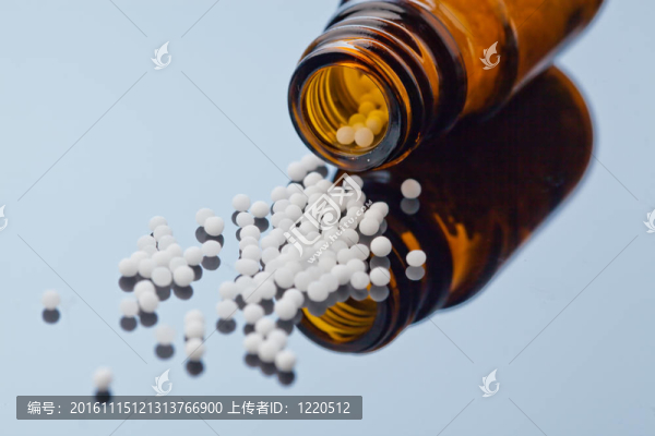 順勢(shì)療法。小球?yàn)樘娲t(yī)學(xué)