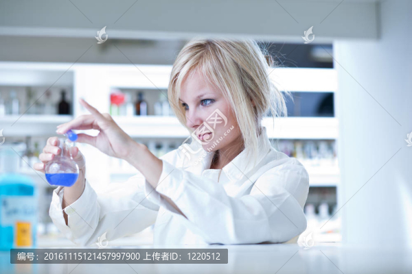 一個女的特寫