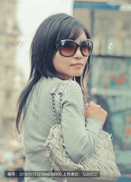 中國女游客-匯圖網(wǎng) www.fosd68.com 中國女游客