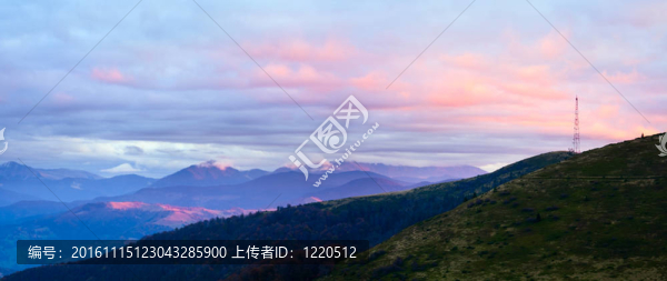 秋晚高原全景。