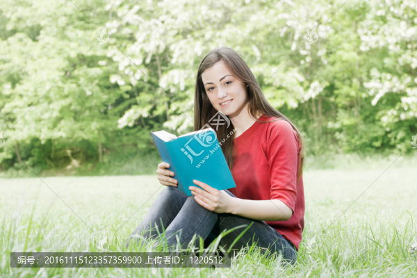 快樂(lè)學(xué)生戶外輕松