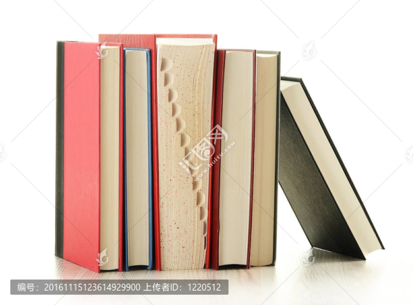 與白色書籍隔離的組合物
