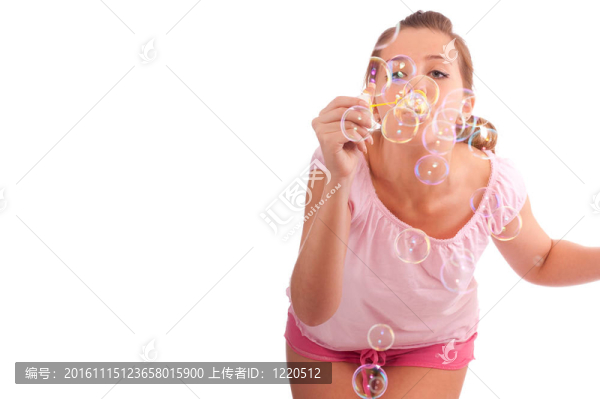 女孩和肥皂泡