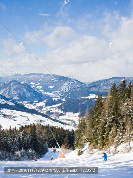 滑雪勝地施拉德明。奧地利