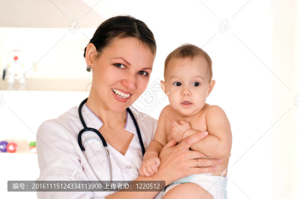 美麗的醫(yī)生和嬰兒