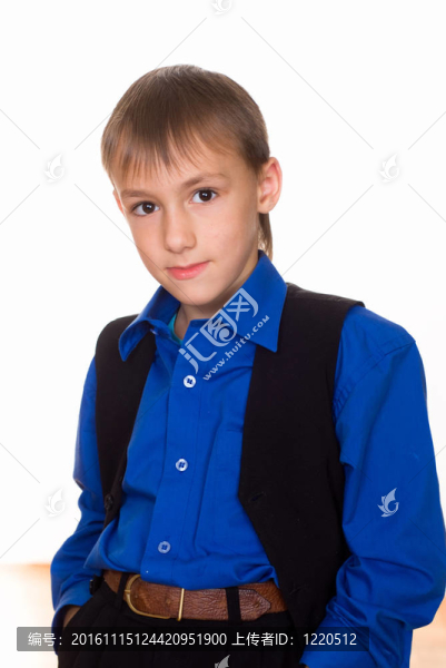 穿藍(lán)襯衫的好男孩