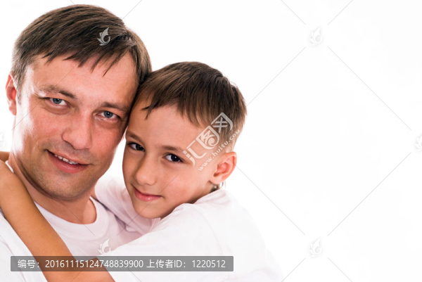 爸爸和他的兒子玩