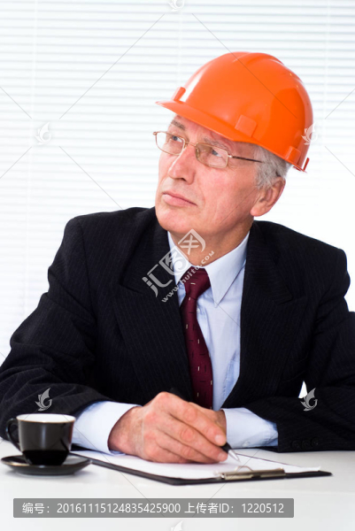 頭盔里的老建筑者