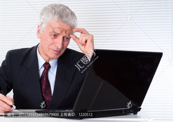 高級(jí)筆記本電腦-匯圖網(wǎng) www.fosd68.com 高級(jí)筆記本電腦