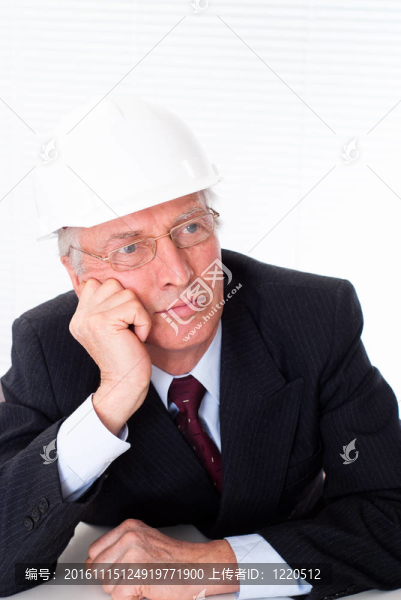 頭盔里的老建筑者