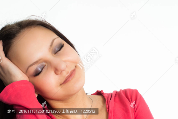 美麗的女孩在紅色