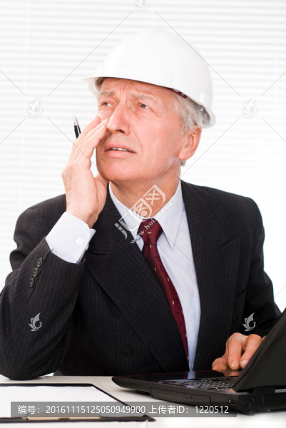 頭盔里的老建筑者