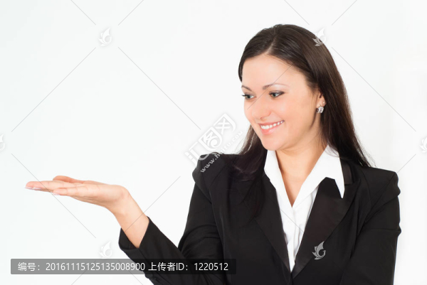 漂亮的女人在一個商業(yè)套裝