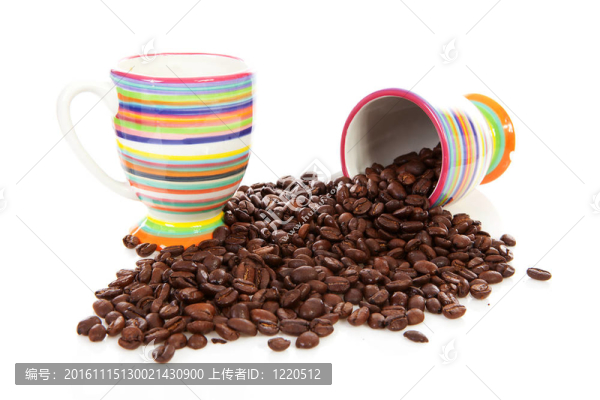 咖啡杯和烤豆-匯圖網(wǎng) www.fosd68.com 咖啡杯和烤豆