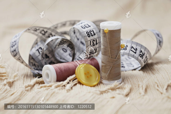 男子服飾用品