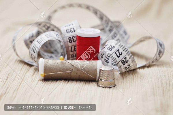 男子服飾用品