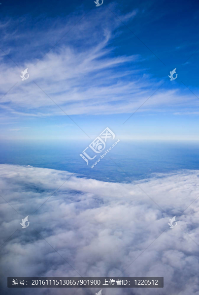 藍色的天空和云彩
