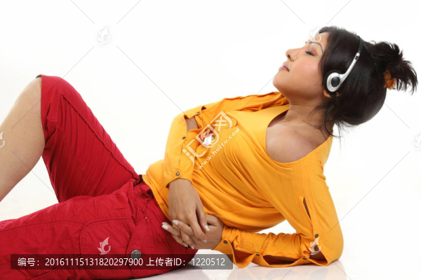 少女聽音樂